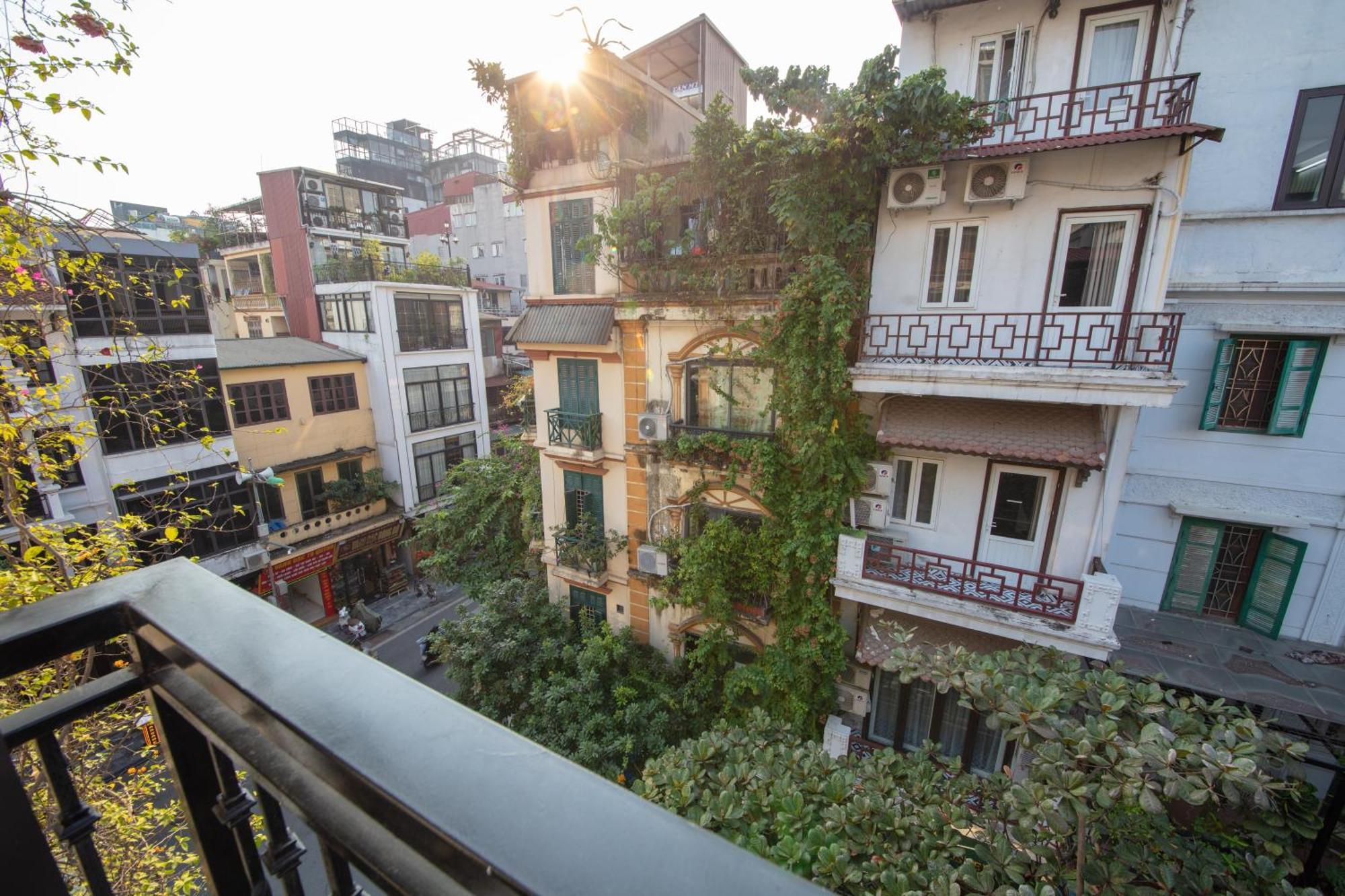 Madelise Adora Hotel & Travel Hanoi Exterior photo